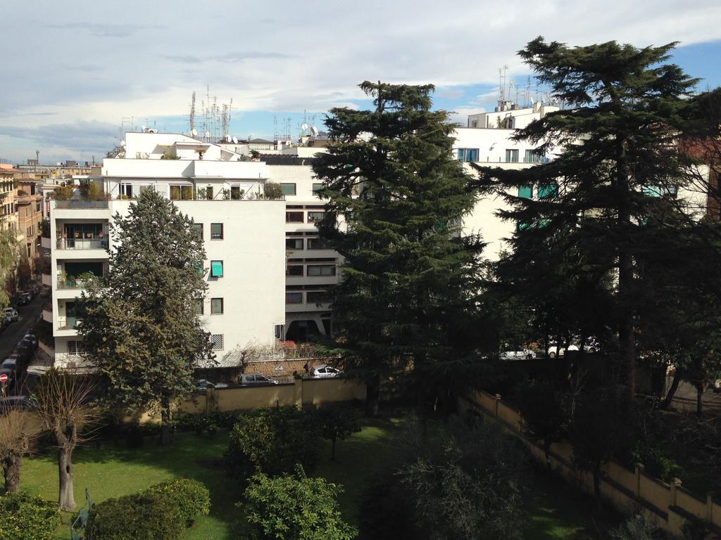 Room In Roma Isole Exterior foto
